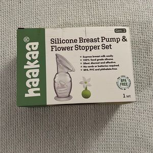 HAAKAA silicone breast pump & flower stopper set
